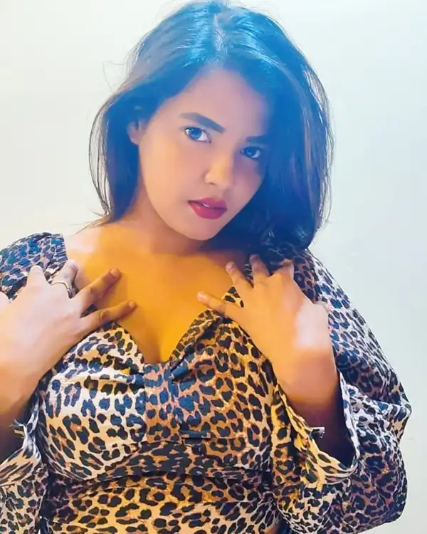 Sakshi vip call girls in Mount Abu